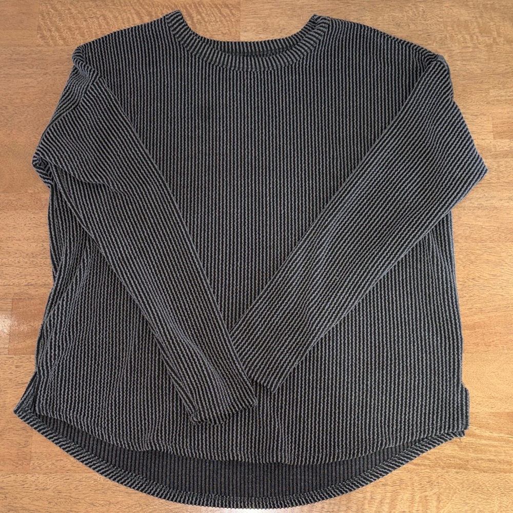 24/7 Maurices Ribbed Long Sleeve Top Gray Black Size M Cozy Casual Basic